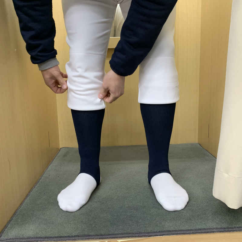 野球初心者がまず困る ストッキングの履き方 太陽スポーツ株式会社 大阪の野球用品専門店 野球初心者がまず困る ストッキングの履き方 太陽スポーツ株式会社 大阪の野球用品専門店
